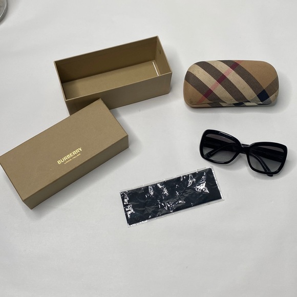 Black Burberry Sunglasses 100% Authentic - Picture 5 of 5